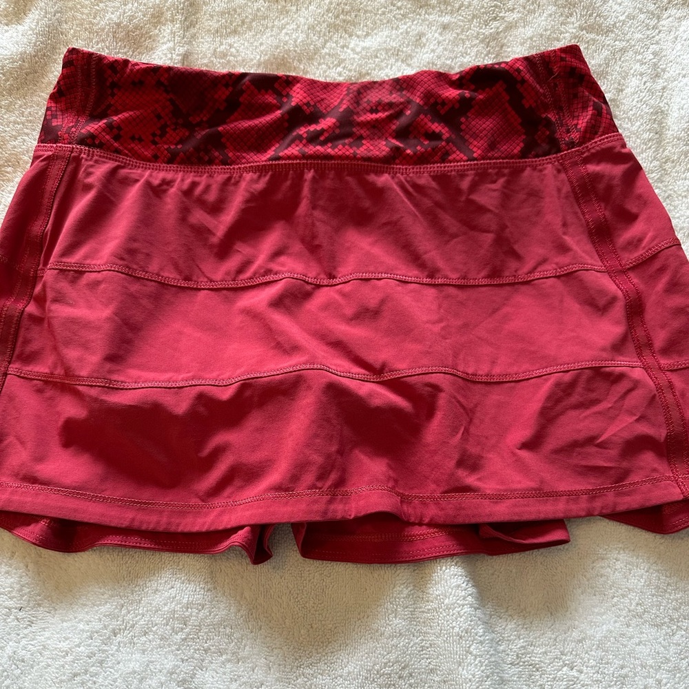 Lululemon skirt size 6